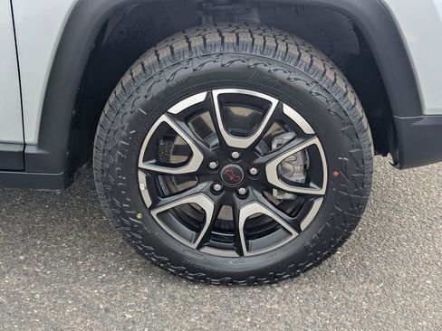 Used 2025 Jeep Compass Trailhawk image 10