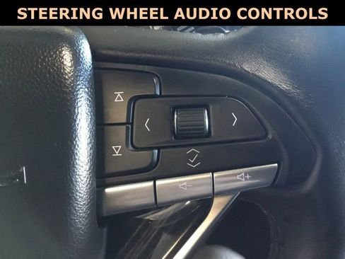 Used 2025 Cadillac XT6 Premium Luxury image 17