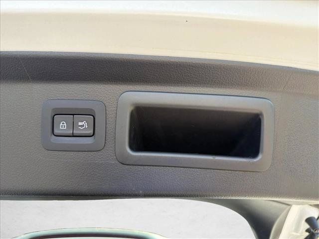 Used 2024 MAZDA CX-50 AWD 2.5 S w/ Premium Package image 18