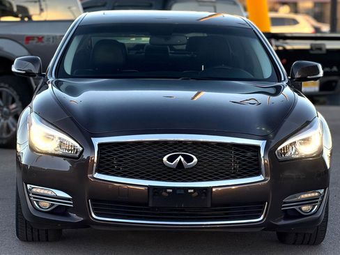 Used 2019 INFINITI Q70 Luxe image 4