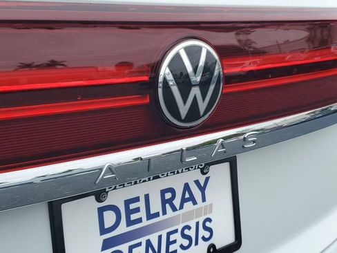 Used 2025 Volkswagen Atlas Cross Sport SE image 7