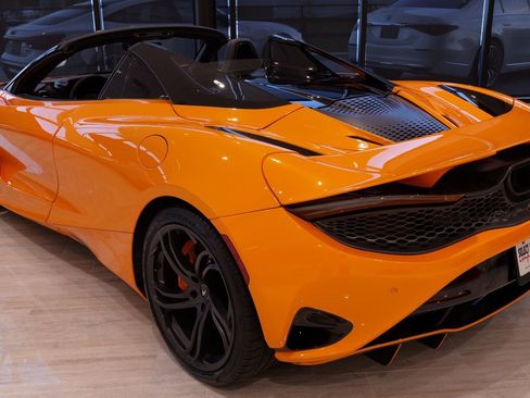 Used 2024 McLaren 750S Spider image 16