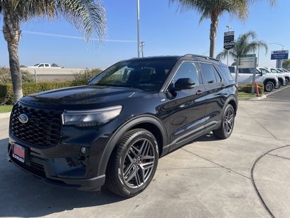 New 2025 Ford Explorer ST-Line w/ Premium Package