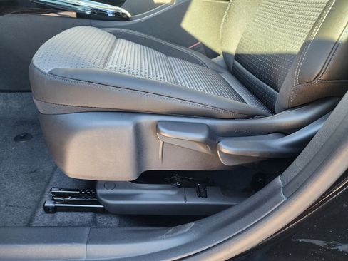 New 2026 Chevrolet Trax LT w/ Driver Confidence Package FWD image 25