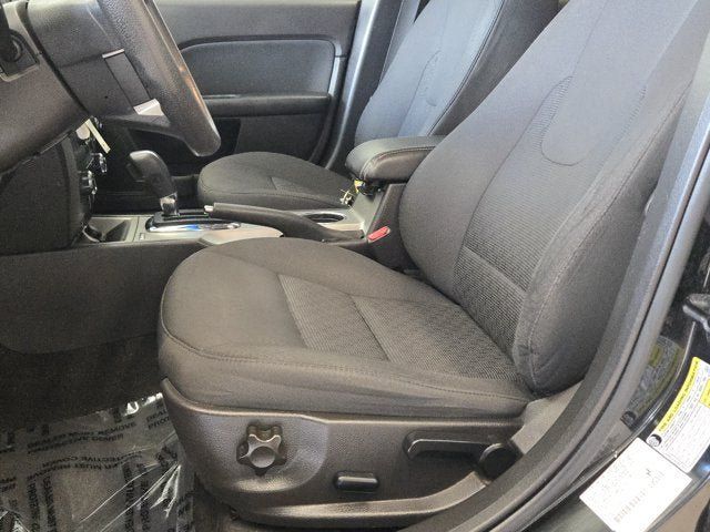 Used 2010 Ford Fusion SE FWD image 17