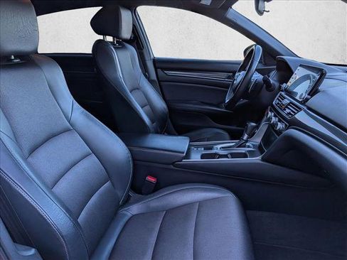 Used 2018 Honda Accord Sport image 15