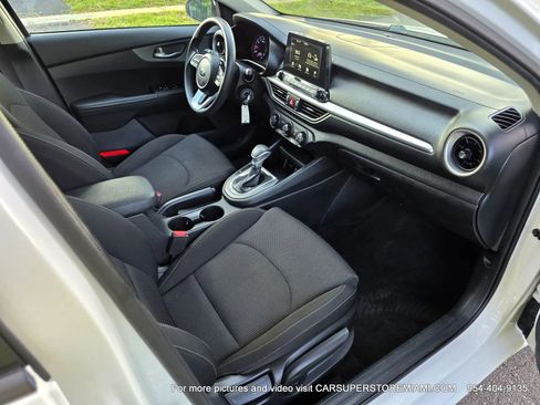 Used 2020 Kia Forte LXS FWD image 27