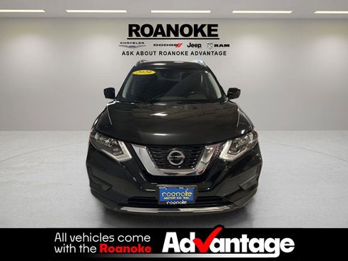 Used 2020 Nissan Rogue SV w/ Premium Package image 27