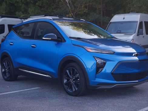 Used 2022 Chevrolet Bolt EUV Premier w/ Launch Edition image 11