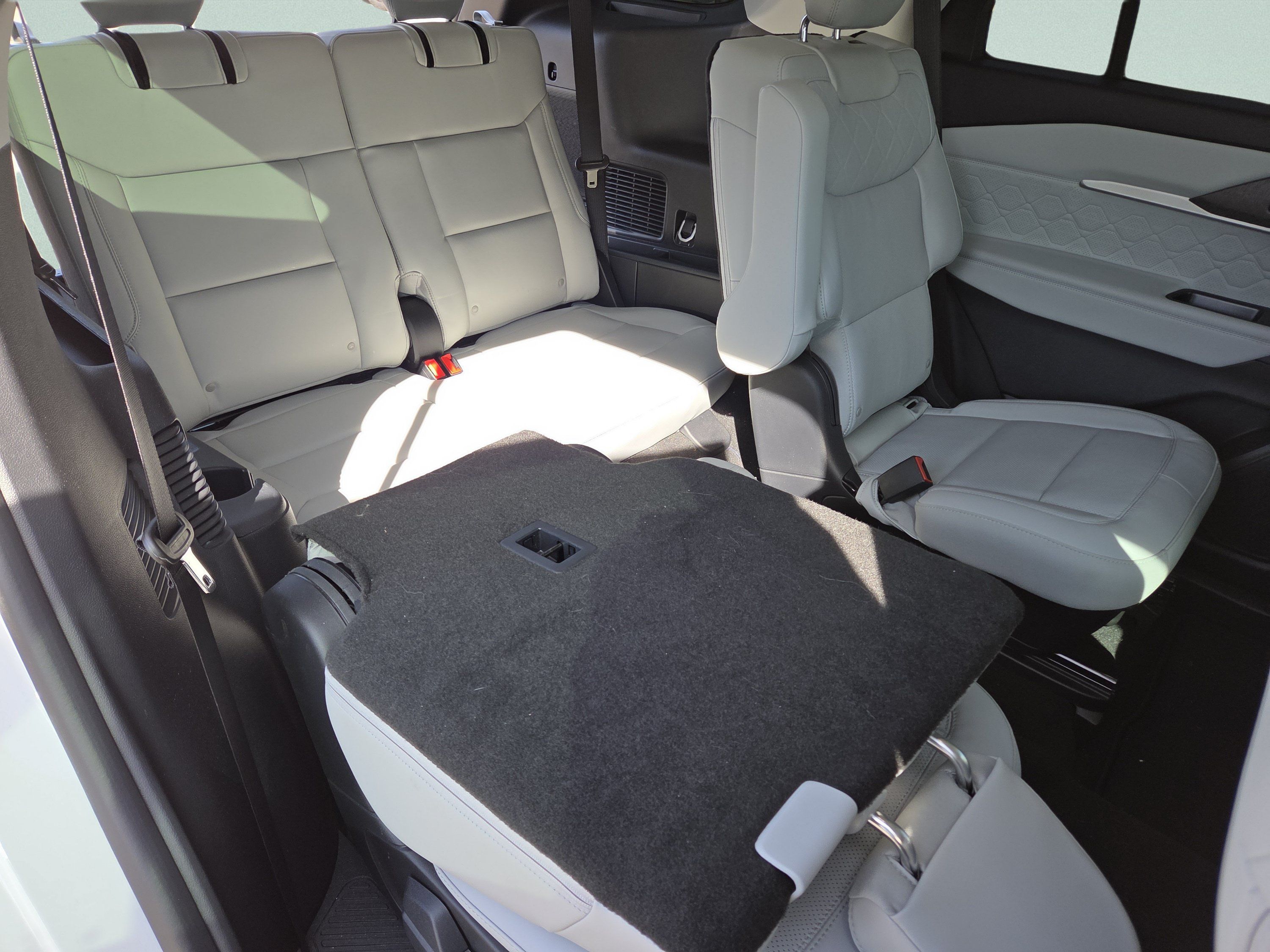 Used 2026 Ford Explorer Platinum w/ LUX Leather Package AWD/4WD image 5