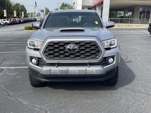Used 2020 Toyota Tacoma TRD Sport image 2