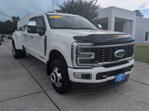 Used 2024 Ford F350 Platinum image 1