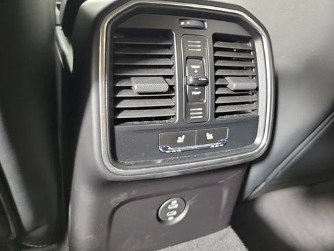 Used 2025 Porsche Macan AWD/4WD image 14