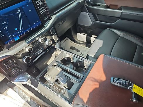 Used 2022 Ford F150 Lariat w/ Equipment Group 502A High image 30