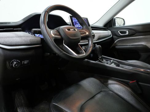 Used 2022 Jeep Compass Latitude w/ Sun and Sound Group image 11