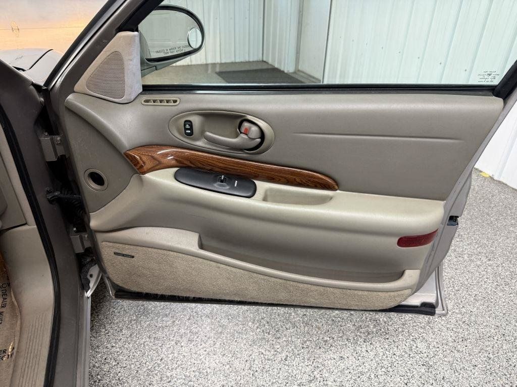 Used 2000 Buick Le Sabre Custom w/ Prestige Opt Pkg FWD image 33