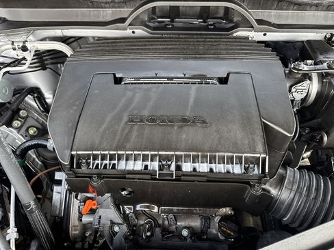 Used 2024 Honda Pilot Touring image 33