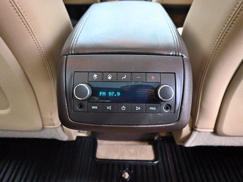 Used 2009 Buick Enclave CXL w/ Entertainment Package #4 AWD/4WD image 24