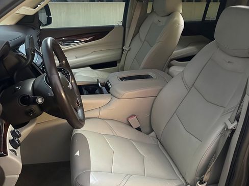 Used 2015 Cadillac Escalade ESV Premium image 12