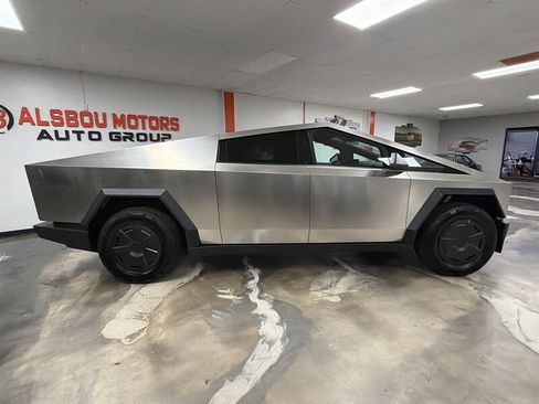 Used 2025 Tesla Cybertruck AWD Crew Cab image 29