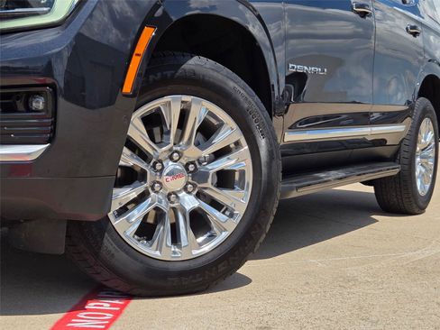 Used 2025 GMC Yukon Denali RWD image 8