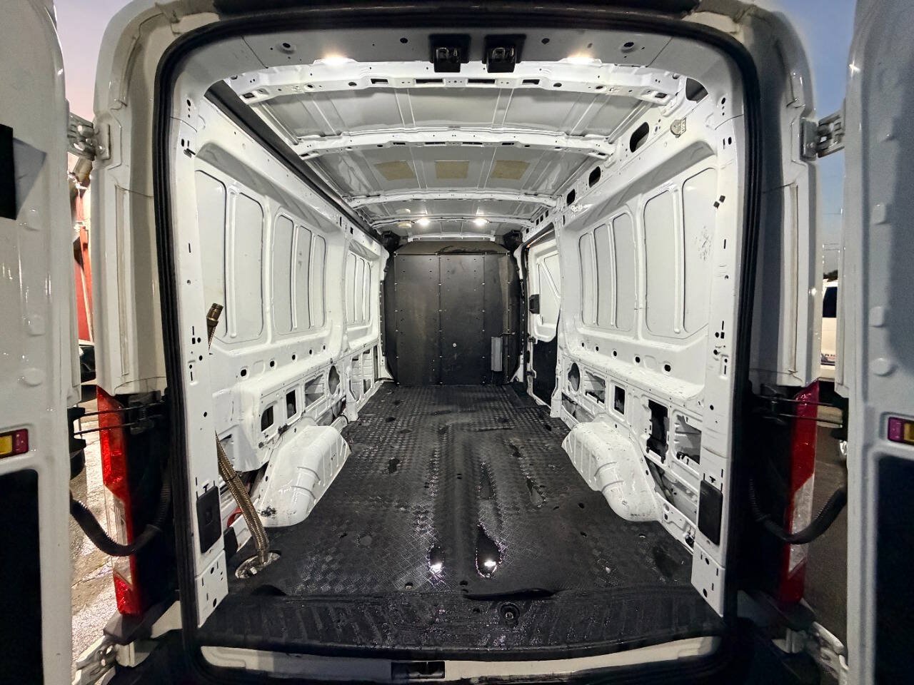 Used 2019 Ford Transit 350 148 Medium Roof RWD image 5
