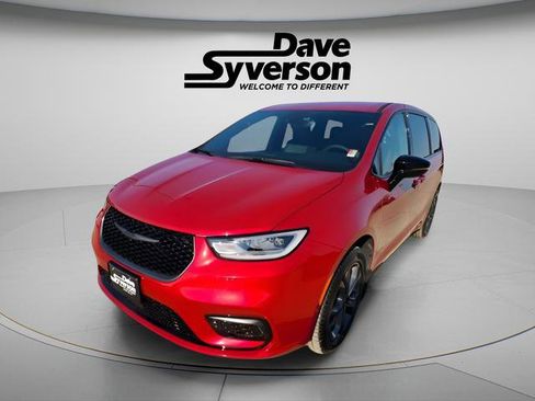 New 2026 Chrysler Pacifica Select image 1