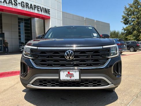 Used 2026 Volkswagen Atlas Cross Sport SE AWD/4WD image 3