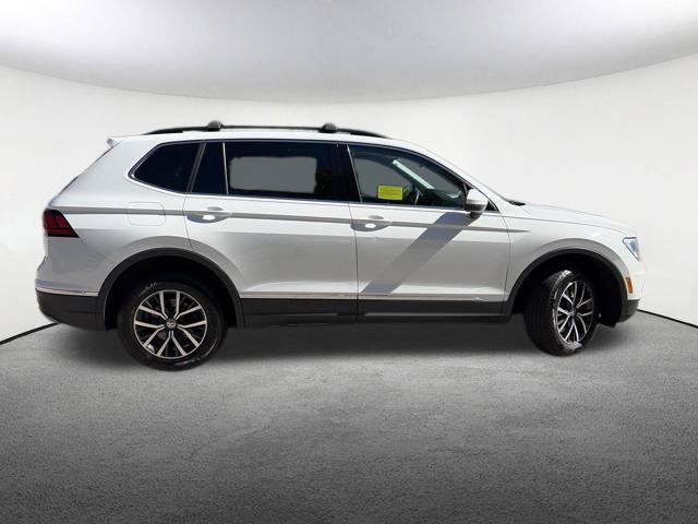Used 2020 Volkswagen Tiguan SE w/ Panoramic Sunroof Package AWD/4WD image 17