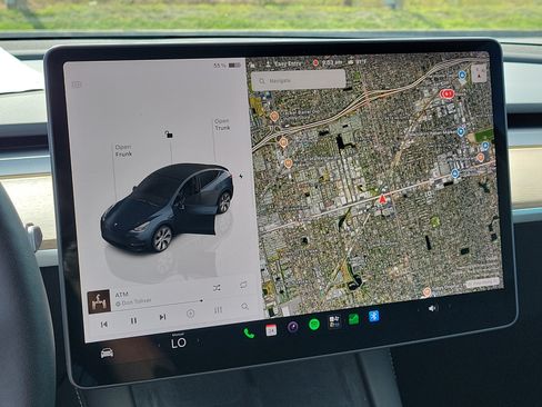 Used 2024 Tesla Model Y Long Range AWD/4WD image 23