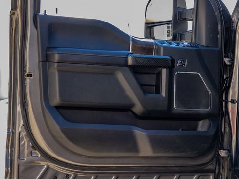 Used 2022 Ford F250 Lariat w/ Lariat Ultimate Package image 35