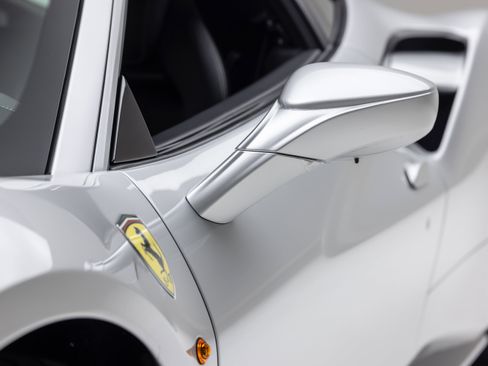 Certified 2018 Ferrari 488 GTB RWD image 18