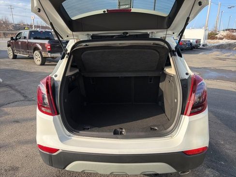 Used 2022 Buick Encore Preferred image 14