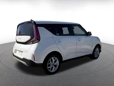 Used 2025 Kia Soul LX w/ LX Technology Package FWD image 15