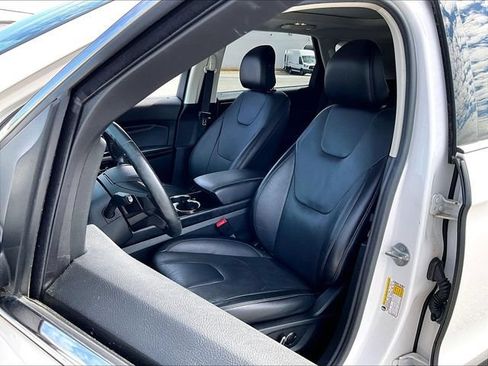 Used 2016 Ford Edge Titanium w/ Equipment Group 302A AWD/4WD image 10