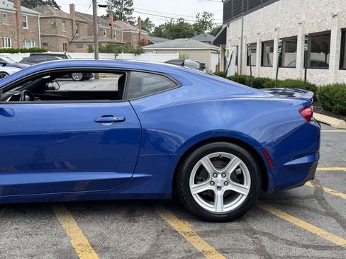 Used 2019 Chevrolet Camaro LT RWD image 7