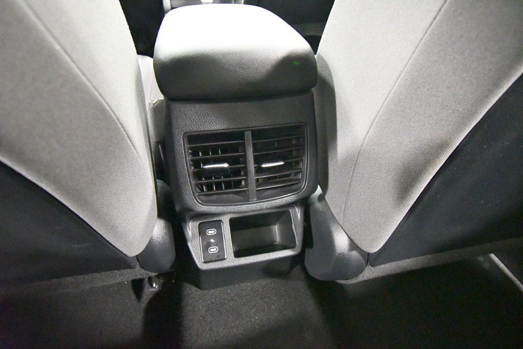 Used 2026 Kia Seltos LX AWD/4WD image 16