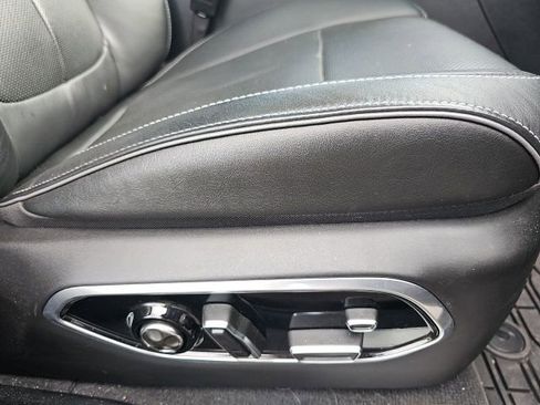 Used 2023 Jeep Grand Cherokee Overland w/ Luxury Tech Group IV image 37