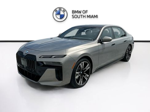 Used 2023 BMW 760i xDrive AWD/4WD image 3