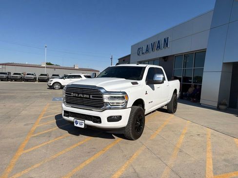 Used 2024 RAM 2500 Laramie AWD/4WD image 3