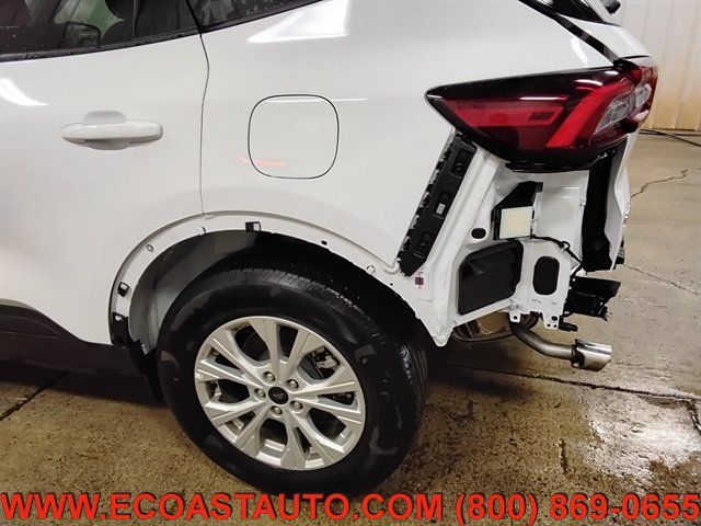Used 2025 Ford Escape Active AWD/4WD image 16