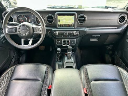 Used 2023 Jeep Gladiator Overland AWD/4WD image 17