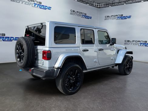 Used 2024 Jeep Wrangler Sahara AWD/4WD image 5