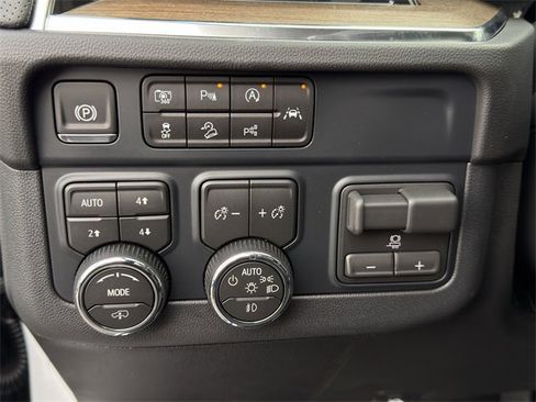 New 2026 Chevrolet Tahoe High Country image 17