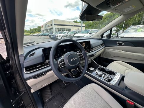 New 2026 Kia Carnival EX FWD image 27
