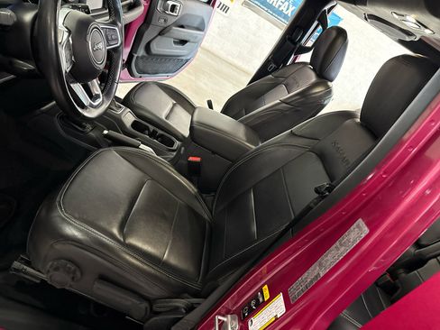 Used 2021 Jeep Wrangler Unlimited Sahara w/ Cold Weather Group image 9