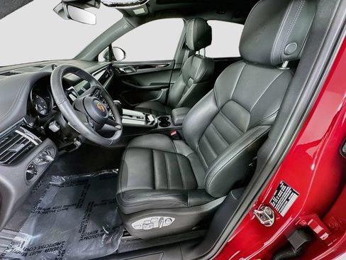 Certified 2026 Porsche Macan Turbo AWD/4WD image 5