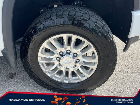 Used 2020 Chevrolet Silverado 2500 High Country w/ Technology Package AWD/4WD image 21