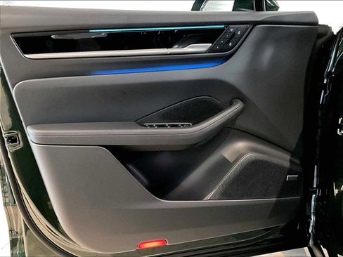 Used 2025 Porsche Macan 4S Electric image 26