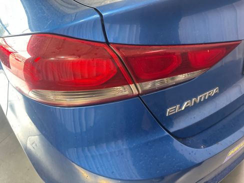 Used 2017 Hyundai Elantra SE FWD image 12